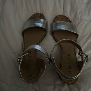 sliver heels, goes along with a lot of outfits! very comfortable